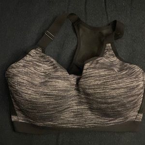 Victoria’s Secret Incredible Sports Bra in Grey Heather size 34DDD